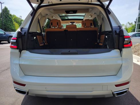 Used 2023 BMW X7 xDrive40i AWD/4WD image 25