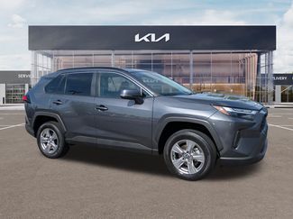 Used 2022 Toyota RAV4 XLE w/ Convenience Package FWD video 1