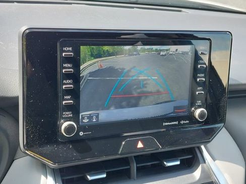 Used 2022 Toyota Venza LE image 37