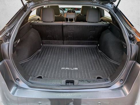 Certified 2018 Toyota Prius Three image 5