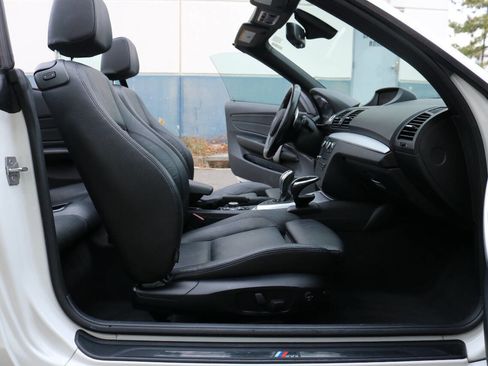 Used 2013 BMW 135i Convertible image 22