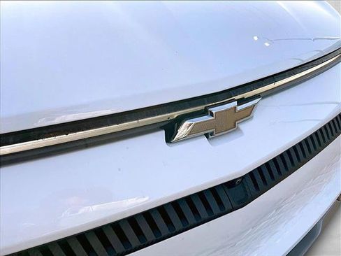 Used 2024 Chevrolet Equinox EV LT FWD image 29