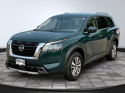 Used 2023 Nissan Pathfinder SL