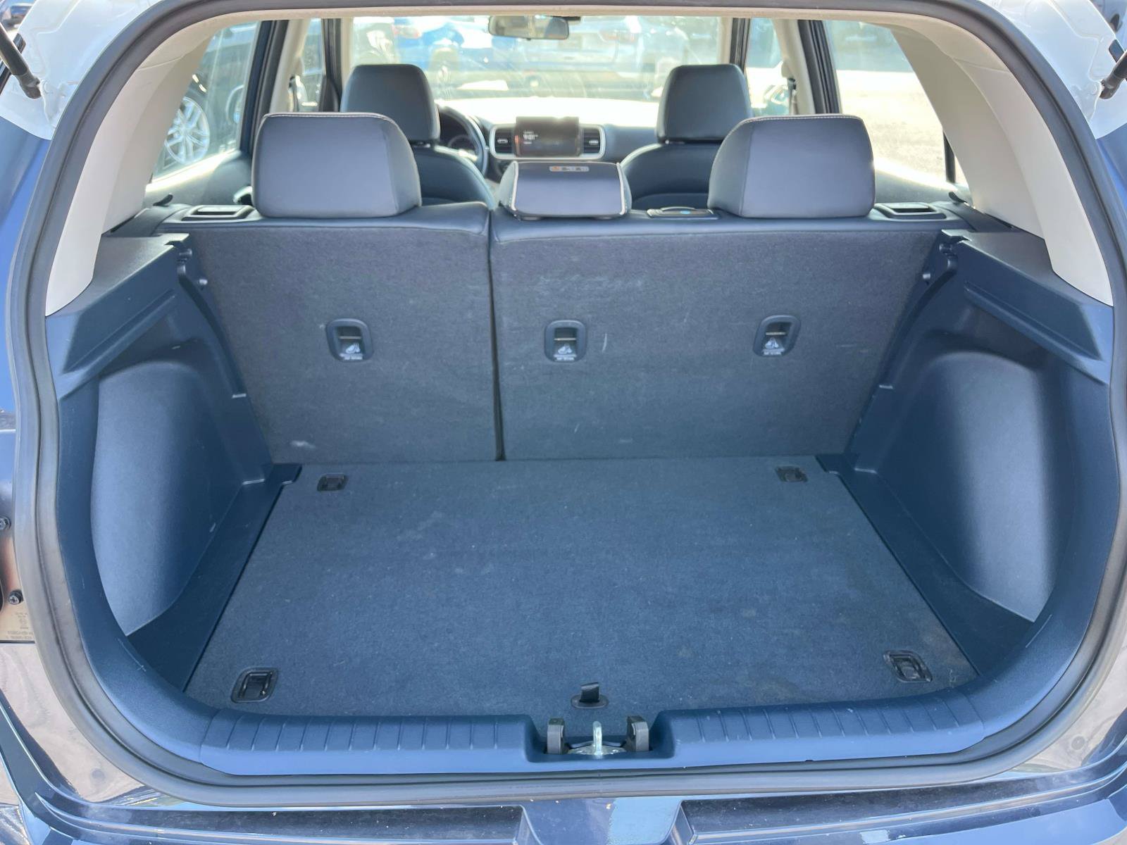 Used 2022 Hyundai Venue Limited FWD image 19