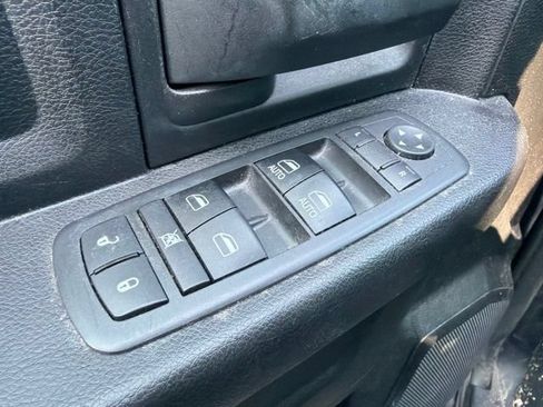 Used 2019 RAM 1500 Express AWD/4WD image 12