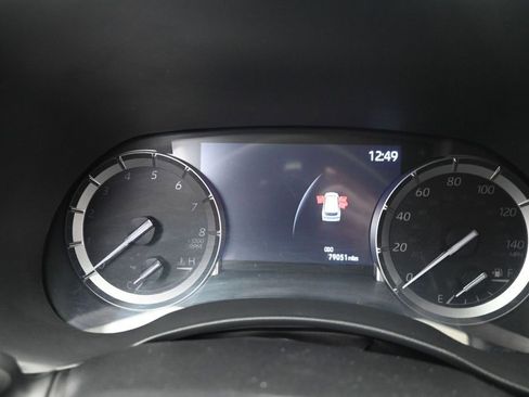 Used 2021 Toyota Highlander XLE AWD/4WD image 15