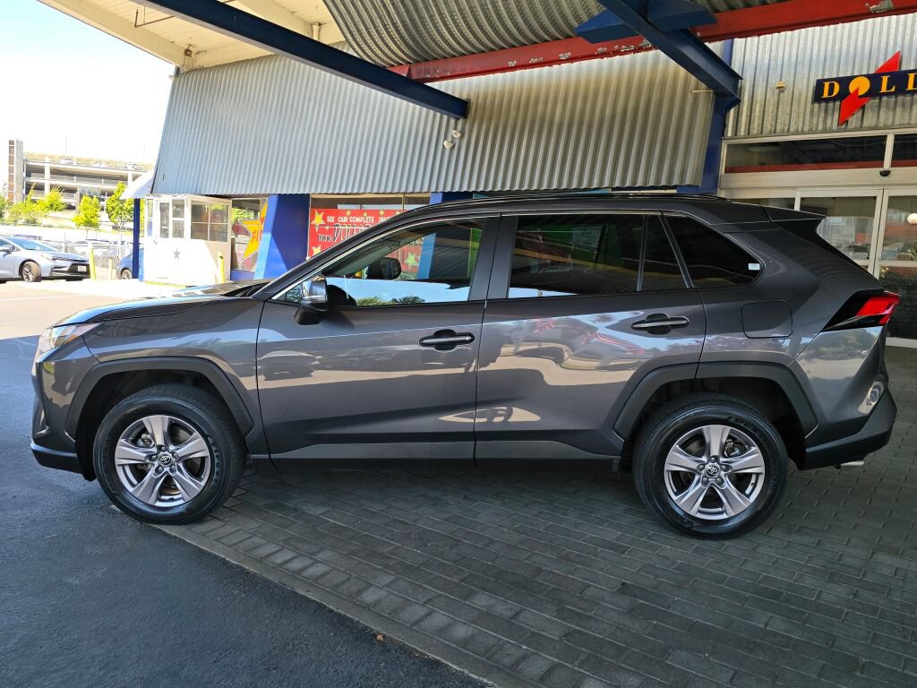 Used 2024 Toyota RAV4 XLE w/ Convenience Package AWD/4WD image 8