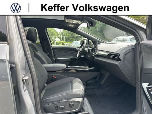 New 2025 Volkswagen ID.4 Pro S Plus AWD/4WD image 28