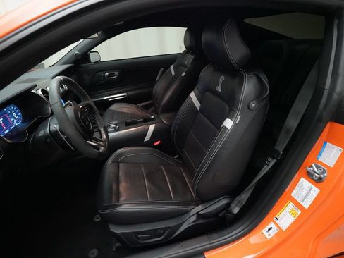 Used 2021 Ford Mustang Shelby GT500 w/ Technology Package RWD image 7