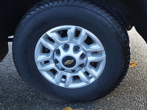 Used 2023 Chevrolet Silverado 2500 LT image 29