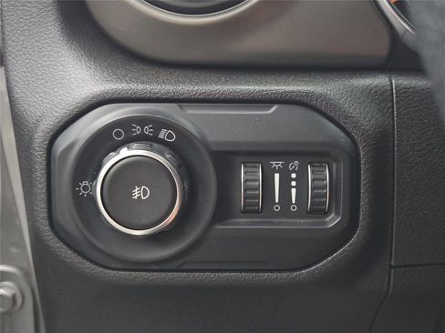 Used 2020 Jeep Wrangler Unlimited Sport AWD/4WD image 23