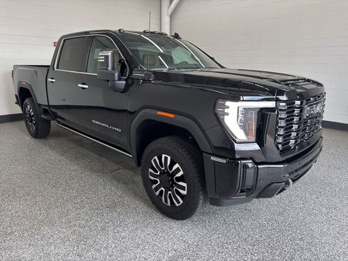 Used 2025 GMC Sierra 2500 Denali Ultimate AWD/4WD image 5