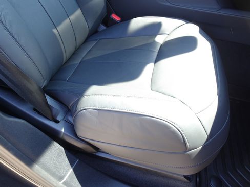 Certified 2024 Land Rover Range Rover Sport Dynamic SE image 27