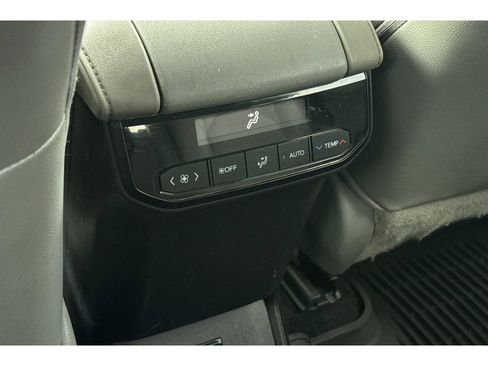 Certified 2022 Toyota Highlander XLE image 14