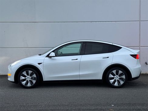 Used 2021 Tesla Model Y Long Range image 4