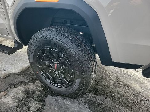 New 2026 GMC Canyon Elevation w/ Convenience Package AWD/4WD image 9