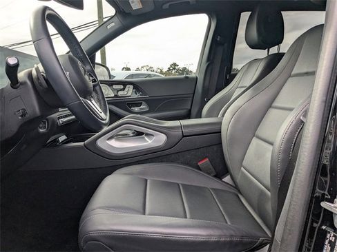 Used 2023 Mercedes-Benz GLS 450 4MATIC image 23
