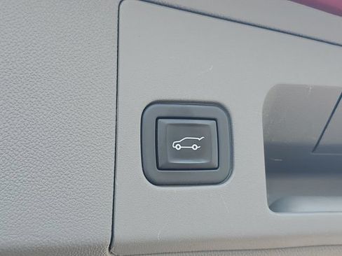 Certified 2023 Cadillac XT5 Premium Luxury w/ LPO, Floor Liner Package AWD/4WD image 9