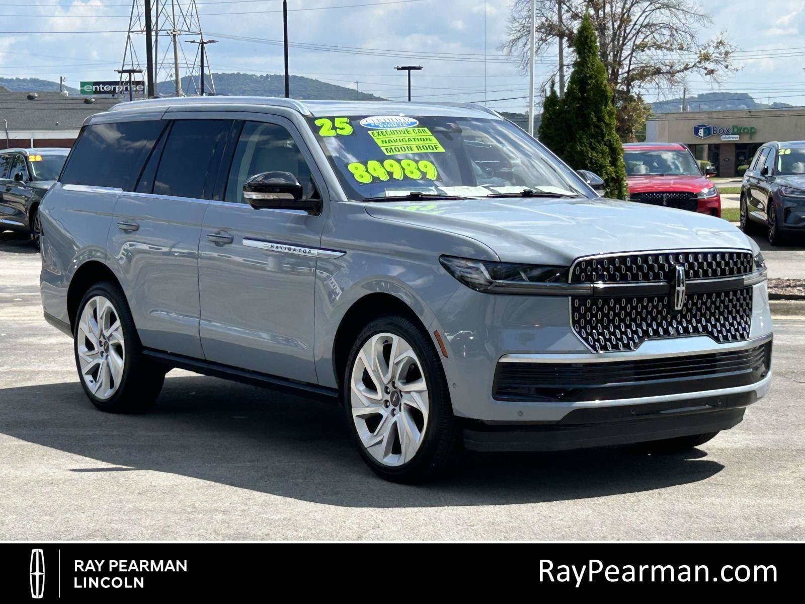 Certified 2025 Lincoln Navigator Reserve AWD/4WD image 1