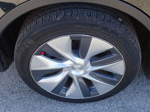 Used 2023 Tesla Model Y Long Range image 15