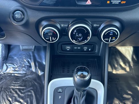 Used 2023 Hyundai Venue Limited w/ Cargo Package image 29