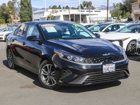 Certified 2023 Kia Forte LXS image 2