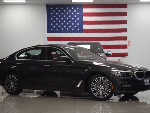 Used 2018 BMW 540i RWD image 2