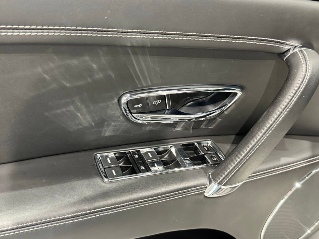Used 2018 Bentley Flying Spur V8 AWD/4WD image 17