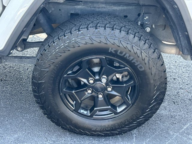 Used 2021 Jeep Gladiator Sport AWD/4WD image 13