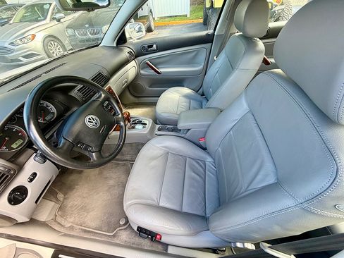 Used 2002 Volkswagen Passat GLX AWD/4WD image 9