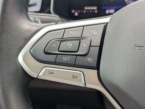 Used 2025 Volkswagen Jetta SE FWD image 25