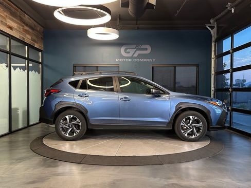 Used 2024 Subaru Crosstrek 2.0i Premium AWD/4WD image 2