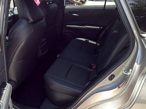 Used 2023 Toyota Venza XLE AWD/4WD image 17