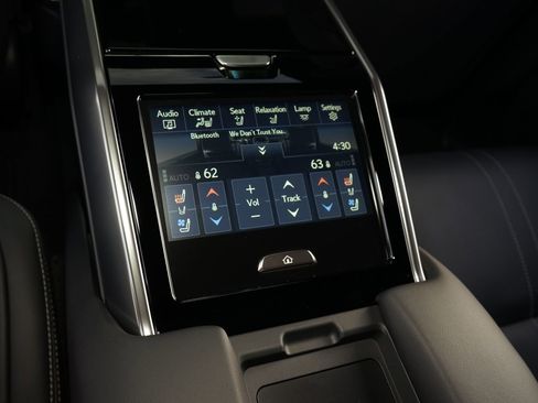 Used 2025 Lexus LX 700h Ultra Luxury w/ Accessory Package (2T) AWD/4WD image 20