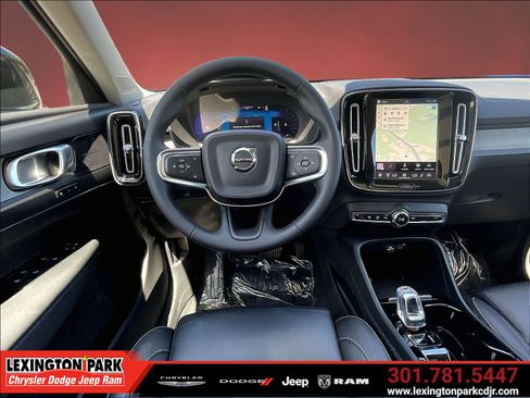Used 2023 Volvo XC40 B5 Ultimate w/ Climate Package AWD/4WD image 8