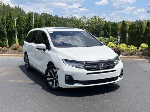 Certified 2025 Honda Odyssey EX-L image 2