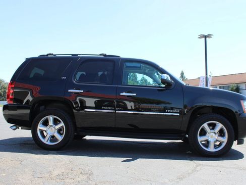 Used 2013 Chevrolet Tahoe LTZ AWD/4WD image 46