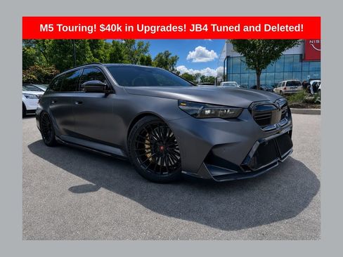 Used 2025 BMW M5 Touring AWD/4WD image 1