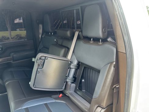 Used 2022 GMC Sierra 2500 Denali w/ Denali Ultimate Package AWD/4WD image 47