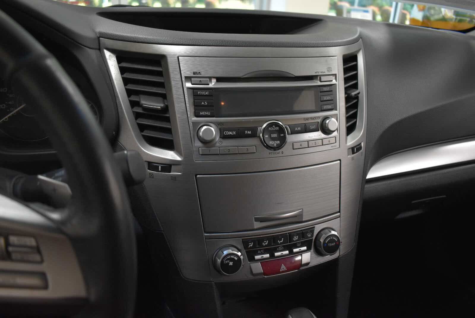 Used 2011 Subaru Outback 2.5i Premium w/ All-Weather Pkg AWD/4WD image 18