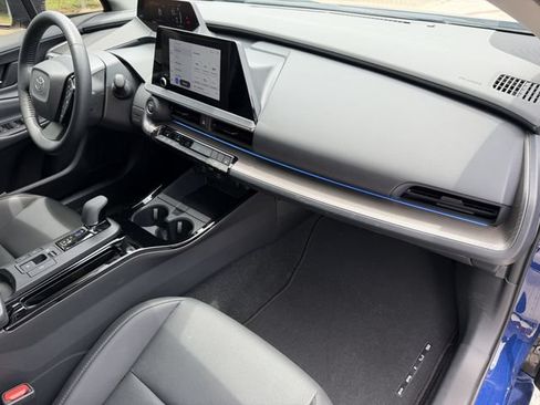 Used 2024 Toyota Prius XLE FWD image 24