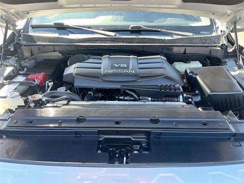 Used 2020 Nissan Titan SV w/ SV Convenience Package image 30