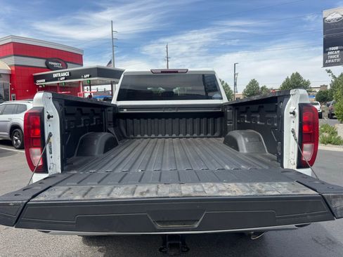 Used 2024 GMC Sierra 3500 SLE w/ SLE Convenience Package image 10