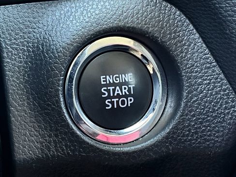 Used 2025 Toyota RAV4 XLE image 19