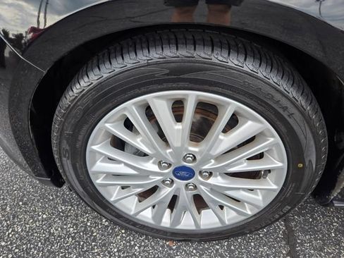 Used 2017 Ford Focus Titanium FWD image 25