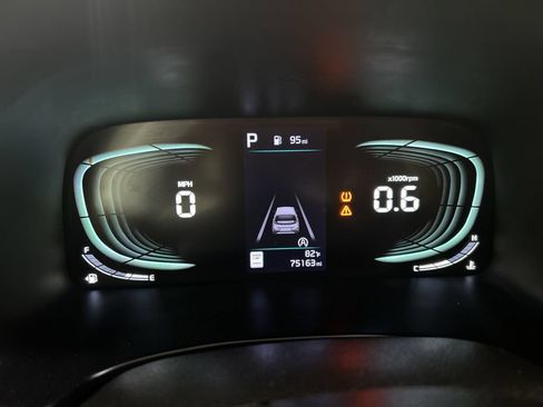 Used 2024 Kia Soul LX w/ Option Group 015 FWD image 10
