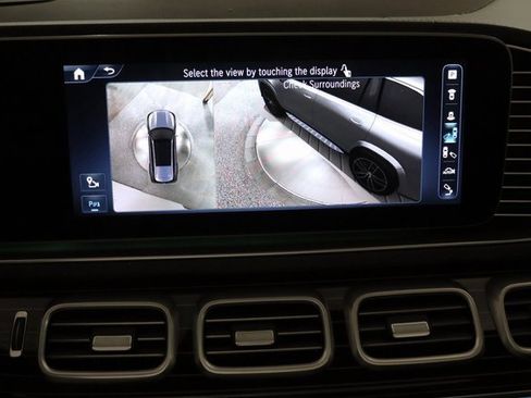 Used 2024 Mercedes-Benz GLS 580 4MATIC image 27