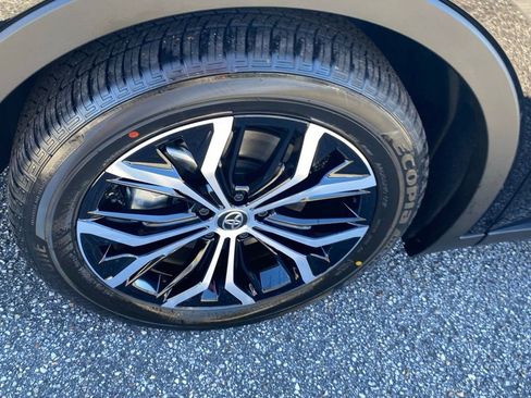 New 2026 Toyota Crown XLE image 17