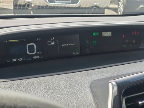 Used 2020 Toyota Prius LE AWD/4WD image 23