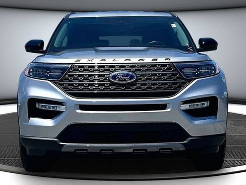 Used 2023 Ford Explorer XLT w/ Equipment Group 202A AWD/4WD image 2
